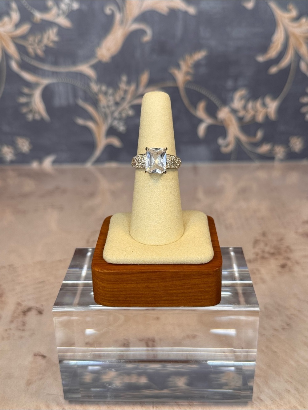 Silver Tone CZ Solitaire Engagement Style Ring Size 7 Lot D35